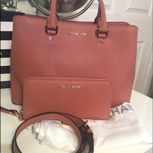 ♥️SOLD♥️ MK bundle wallet and purse - Picture 7 of 8